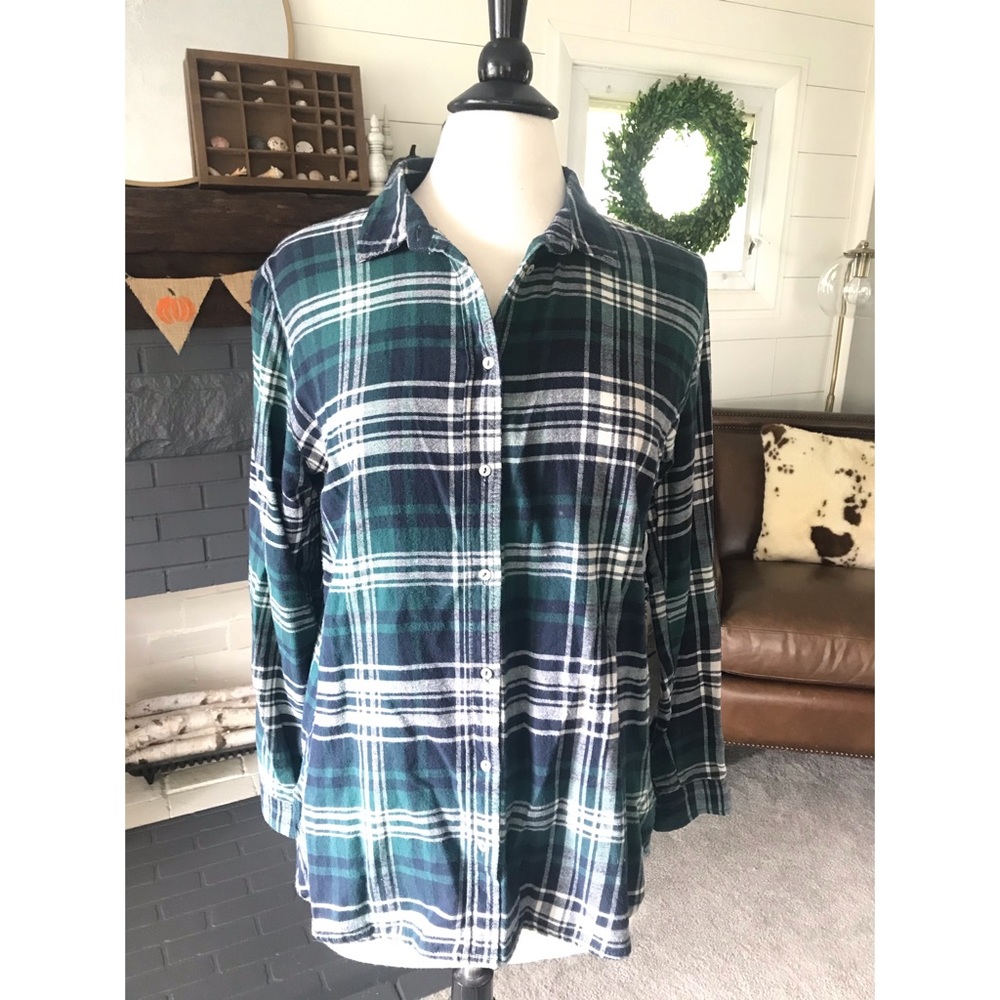 Women’s button up flannel
